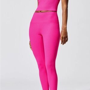 Carbon38 neon pink legging